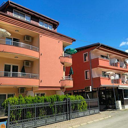 אוהריד Villa & Apartments Antigona מראה חיצוני תמונה