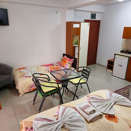 אוהריד Villa & Apartments Antigona מראה חיצוני תמונה