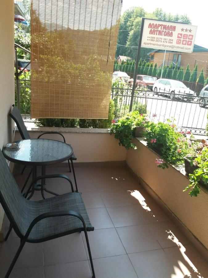 אוהריד Villa & Apartments Antigona מראה חיצוני תמונה