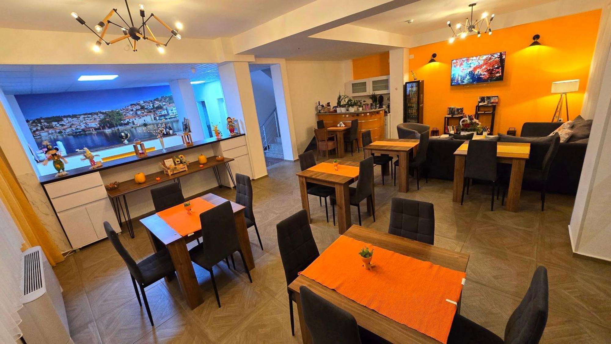 אוהריד Villa & Apartments Antigona מראה חיצוני תמונה