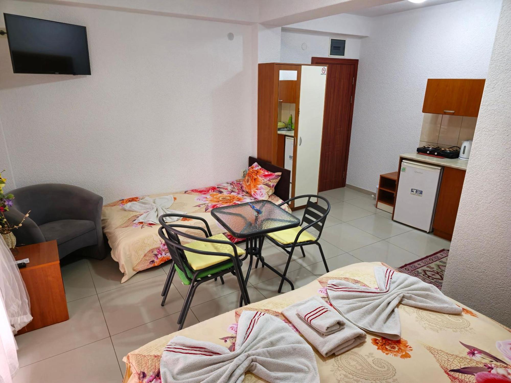 אוהריד Villa & Apartments Antigona מראה חיצוני תמונה