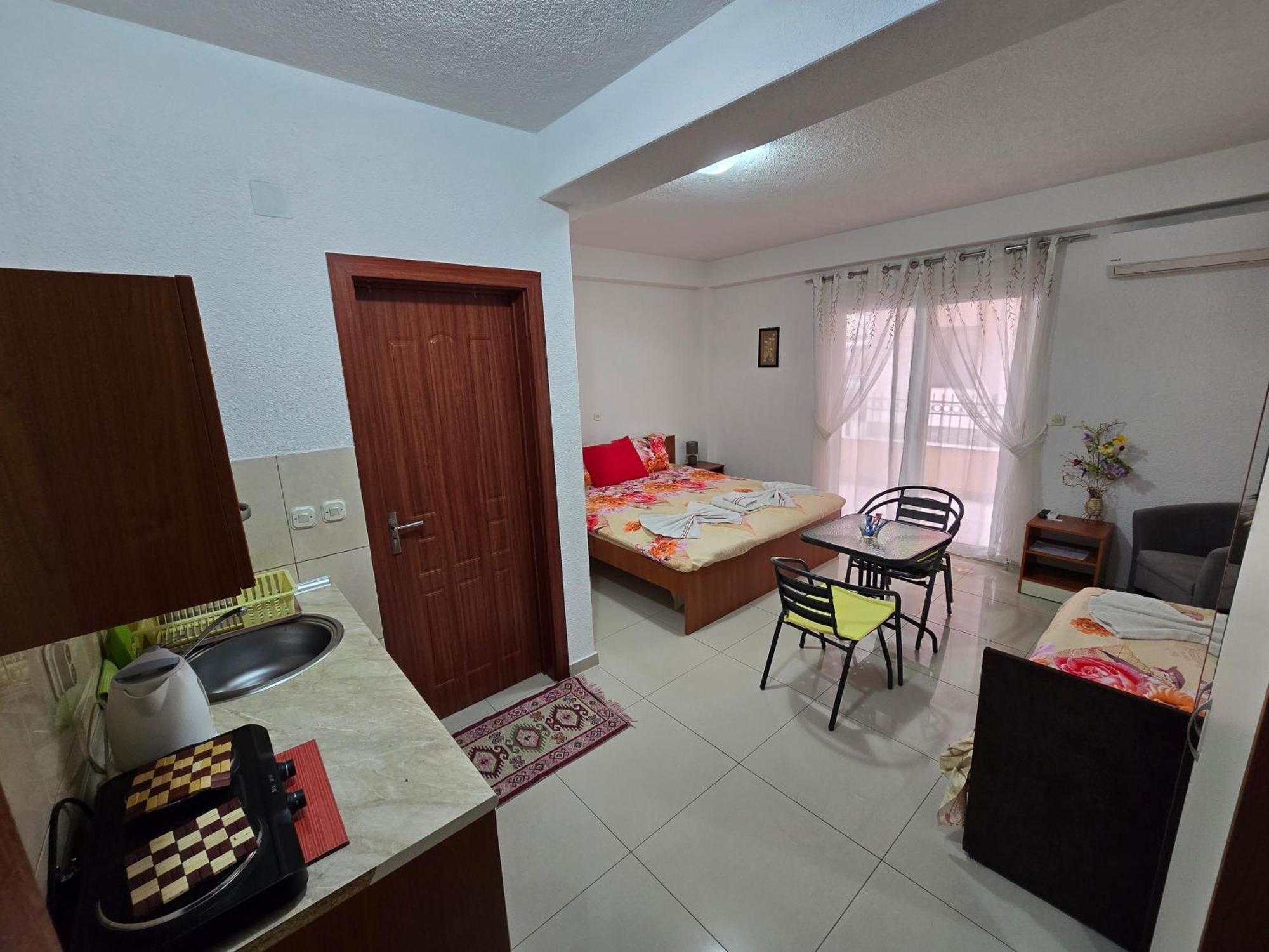 אוהריד Villa & Apartments Antigona מראה חיצוני תמונה