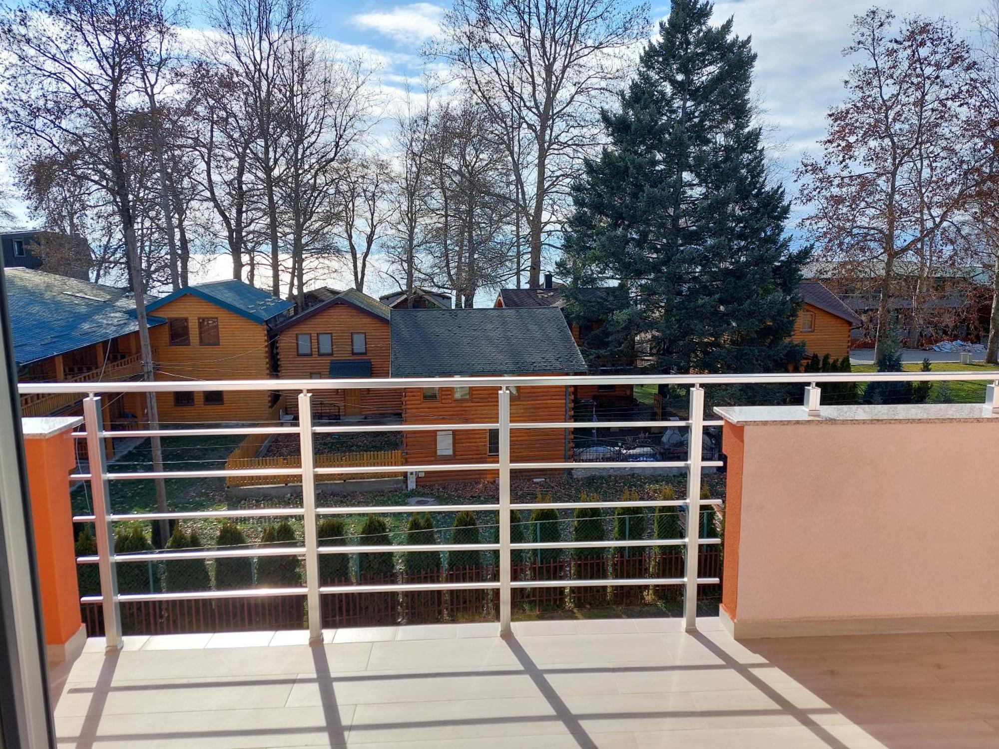 אוהריד Villa & Apartments Antigona מראה חיצוני תמונה