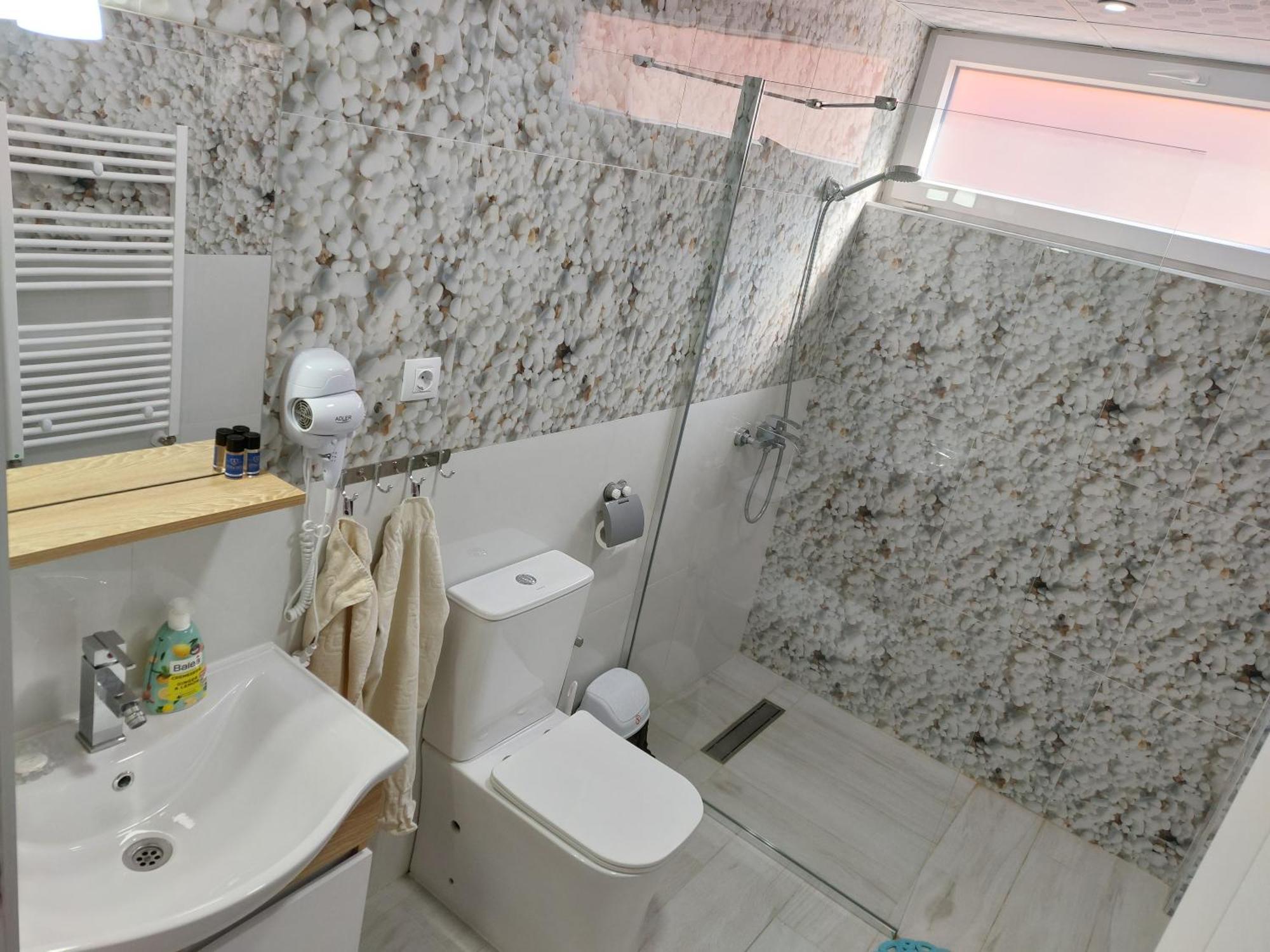 אוהריד Villa & Apartments Antigona מראה חיצוני תמונה