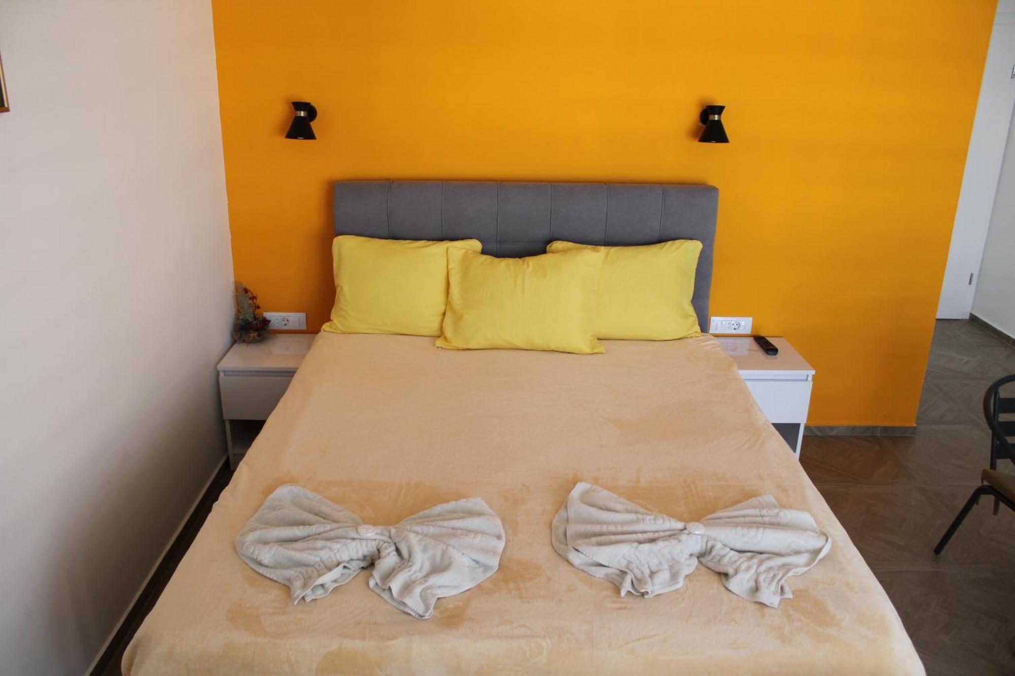 אוהריד Villa & Apartments Antigona מראה חיצוני תמונה