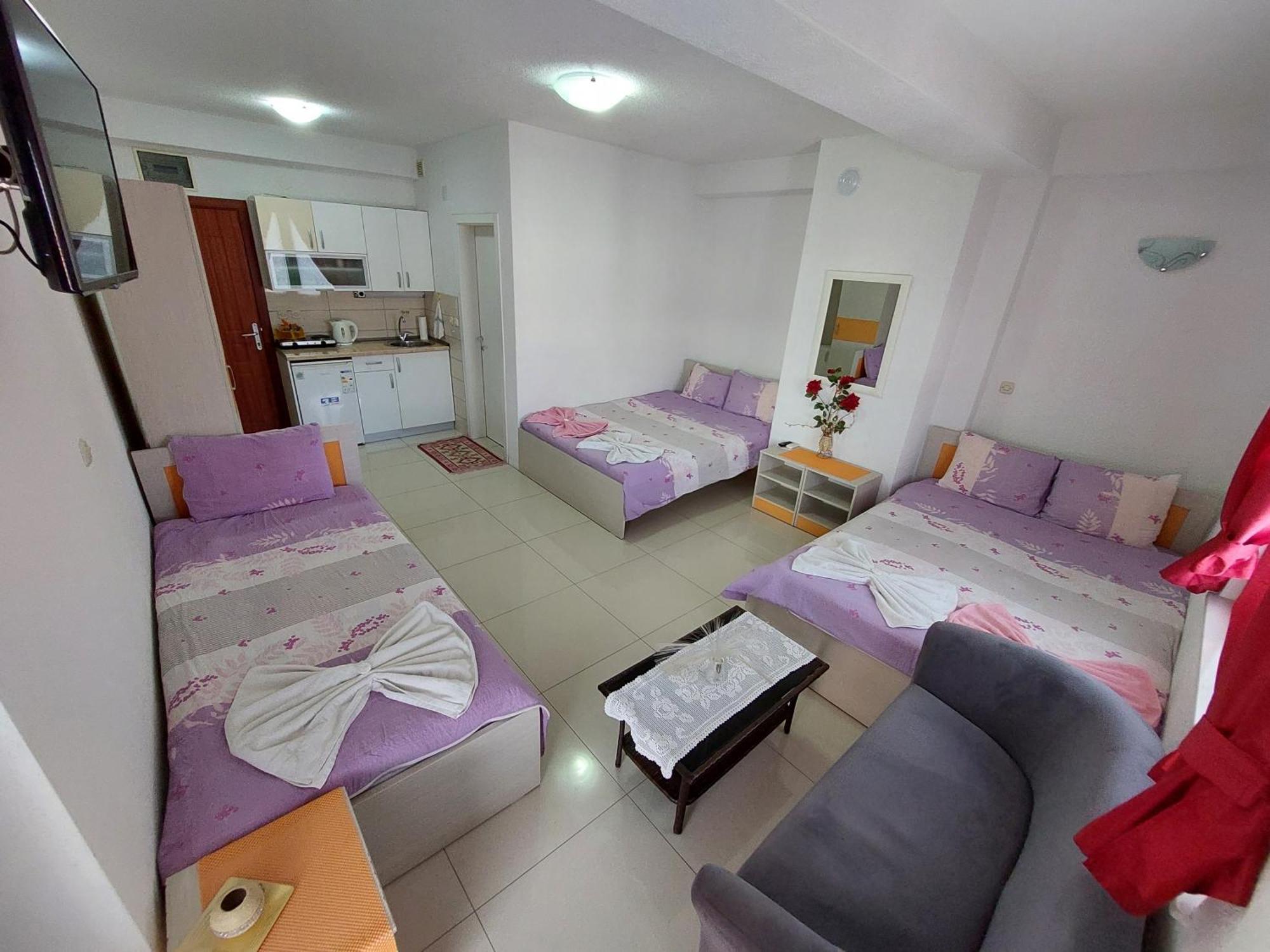 אוהריד Villa & Apartments Antigona מראה חיצוני תמונה