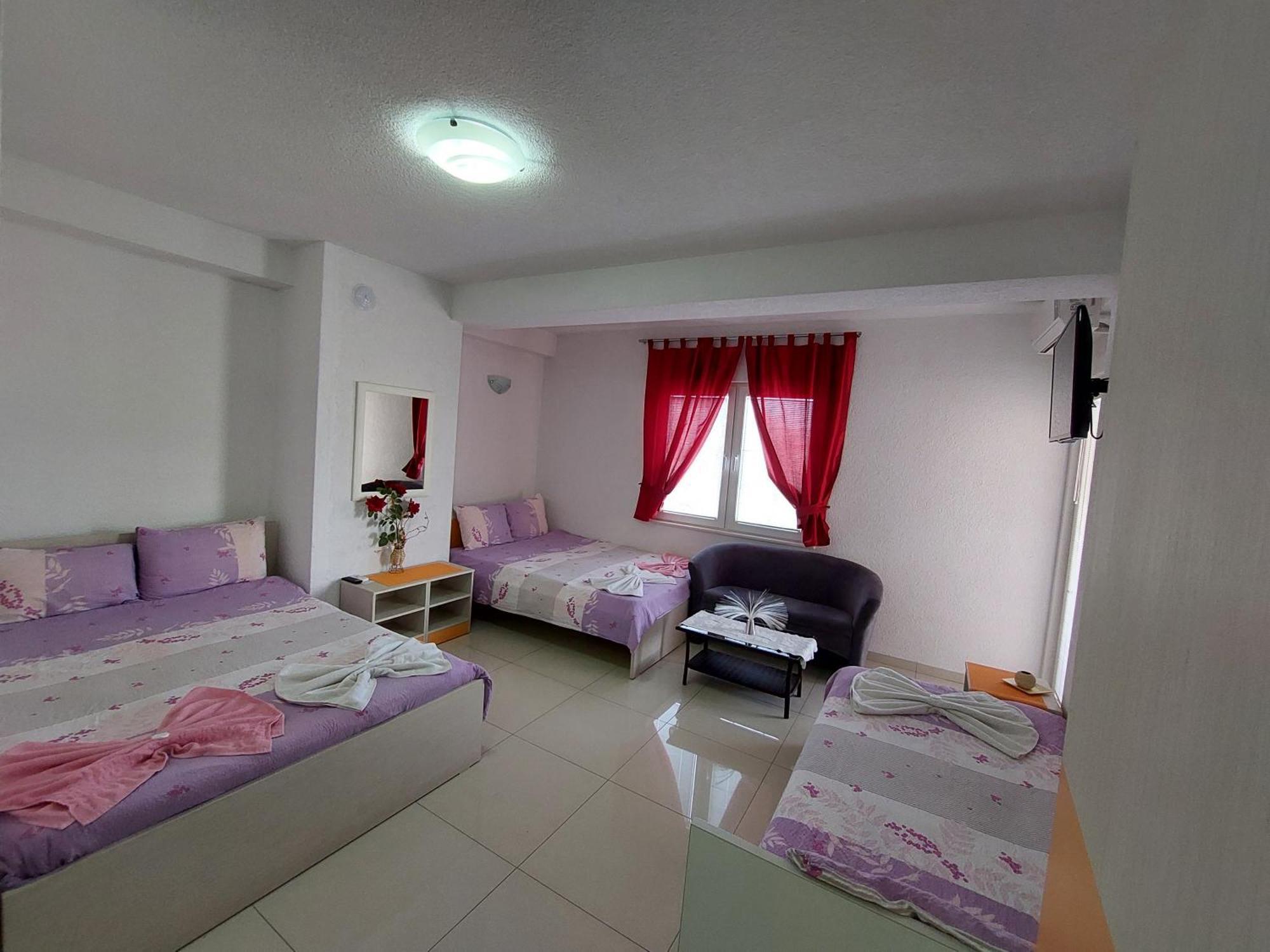 אוהריד Villa & Apartments Antigona מראה חיצוני תמונה