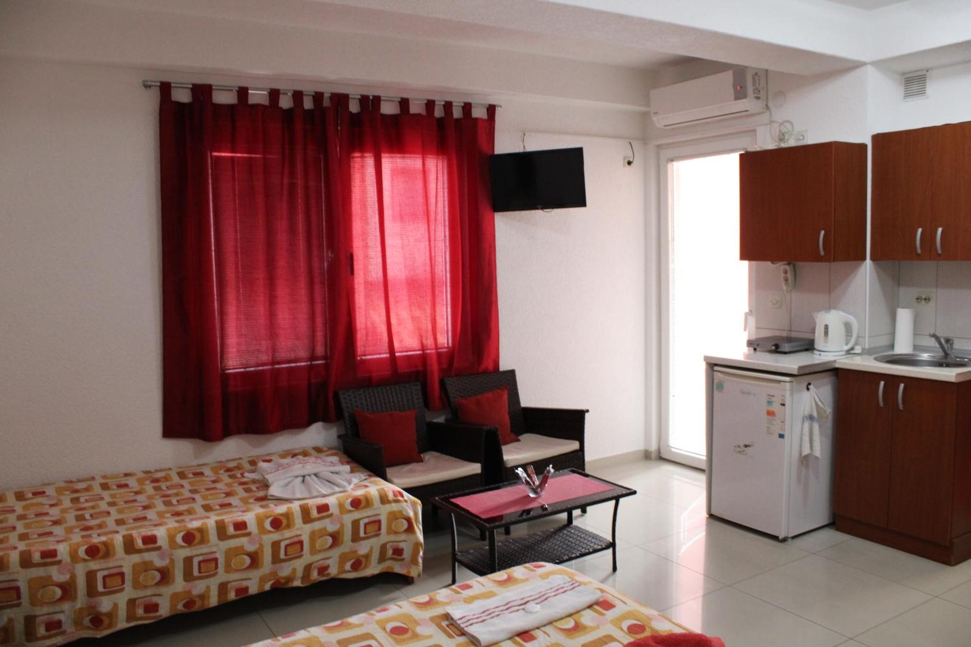 אוהריד Villa & Apartments Antigona מראה חיצוני תמונה