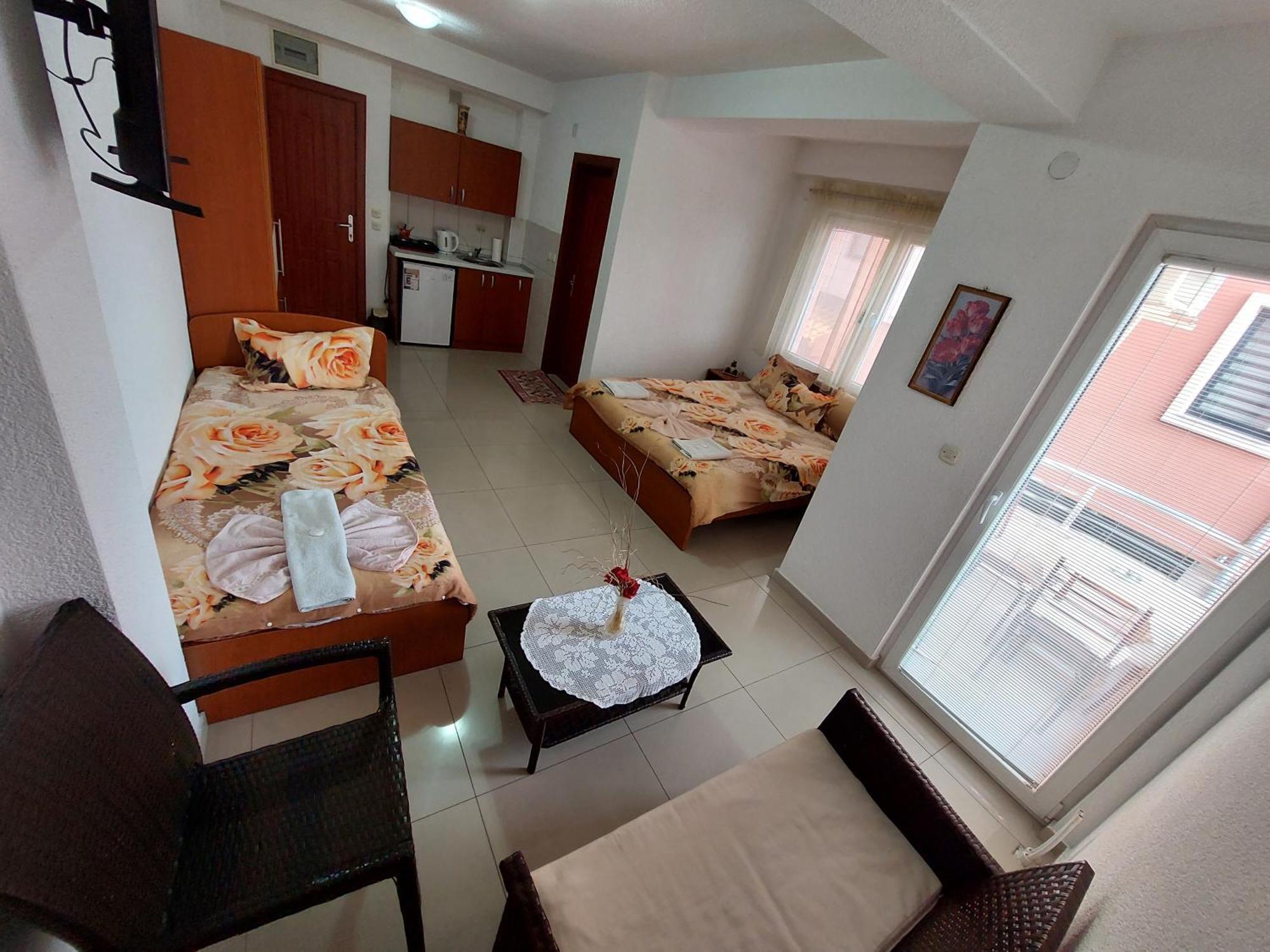 אוהריד Villa & Apartments Antigona מראה חיצוני תמונה